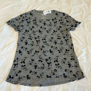 NWT Disney Women's Heather Grey Classic Mickey Mouse Short Sleeves T-Shirt Large